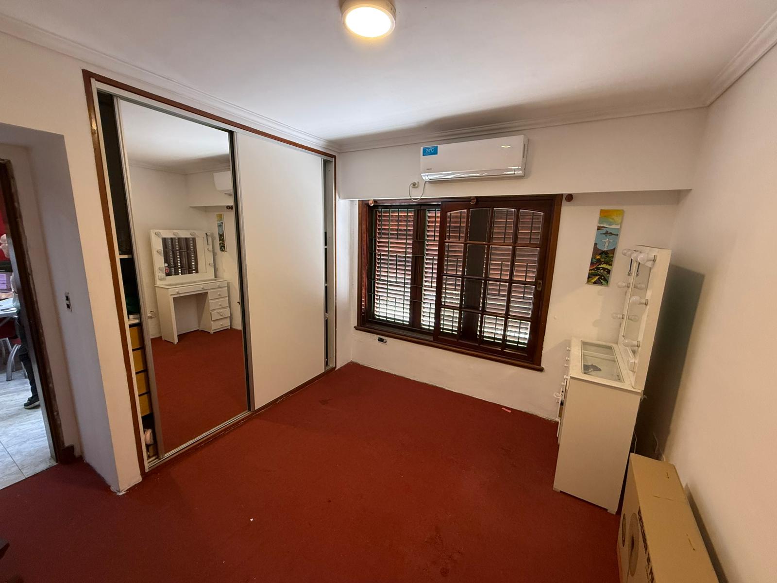 aparopropiedades - Casa en Quilmes Oeste a la venta