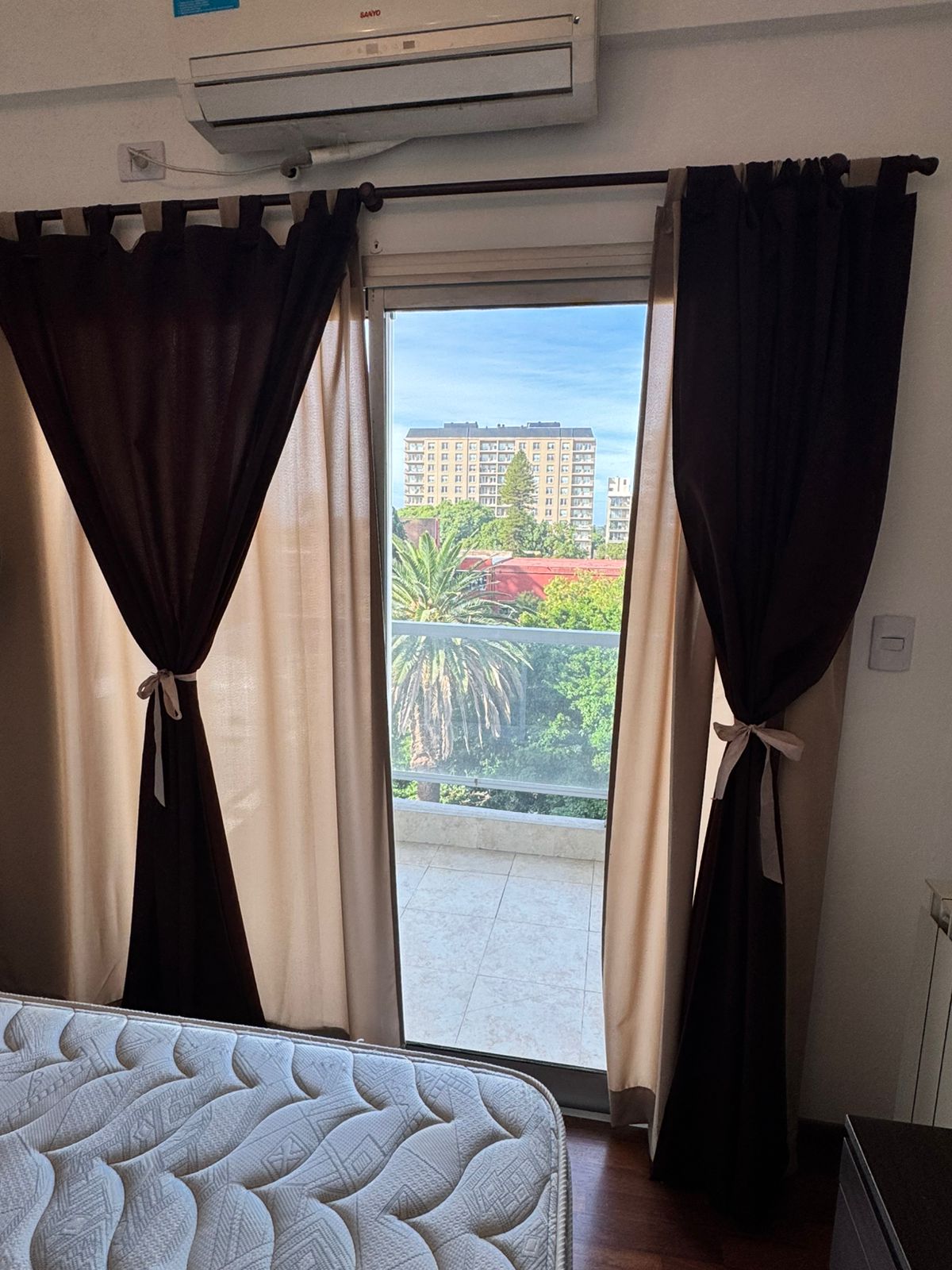 aparopropiedades - Departamento de 2 ambientes con cochera (AMUEBLADO)