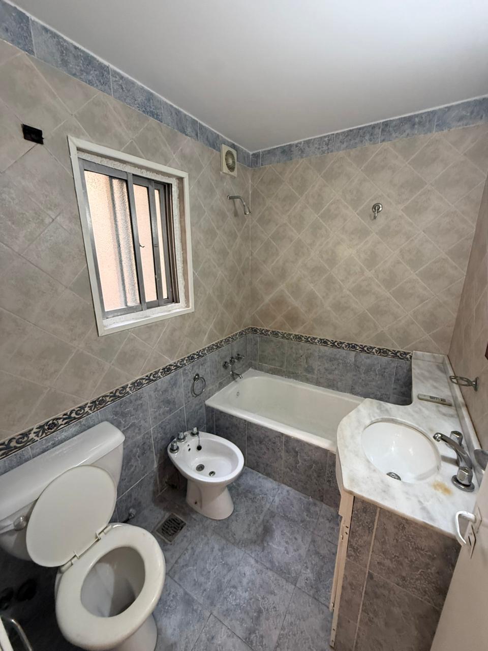 aparopropiedades - Departamento de 3 ambientes en Quilmes centro