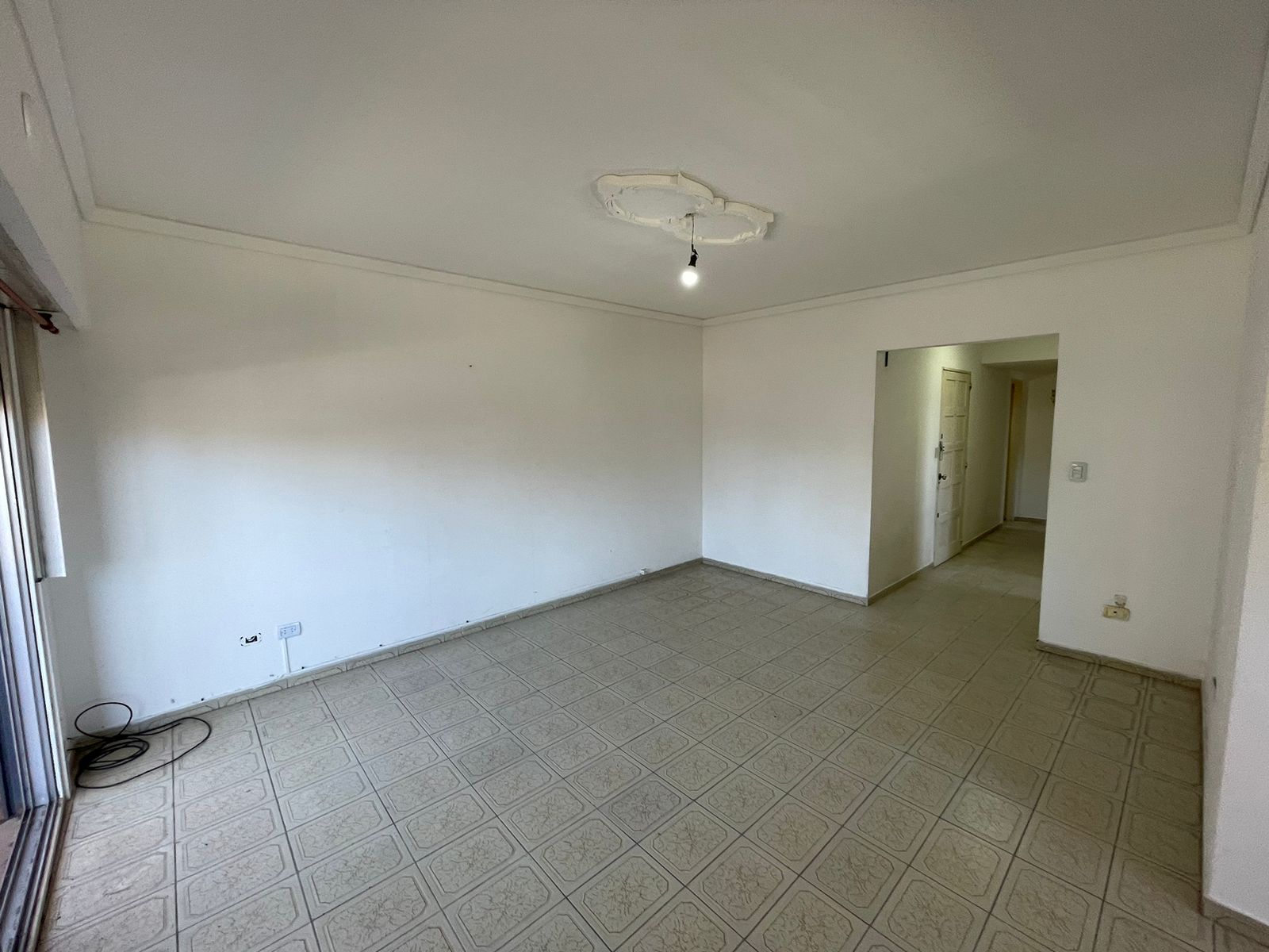 aparopropiedades - Departamento de 4 ambientes con cochera en Quilmes centro