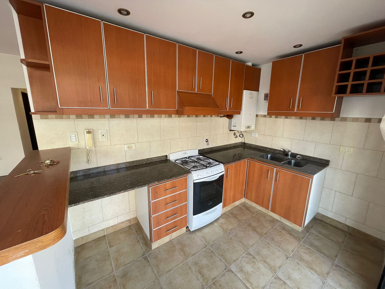 aparopropiedades - Departamento de 3 ambientes en Quilmes centro