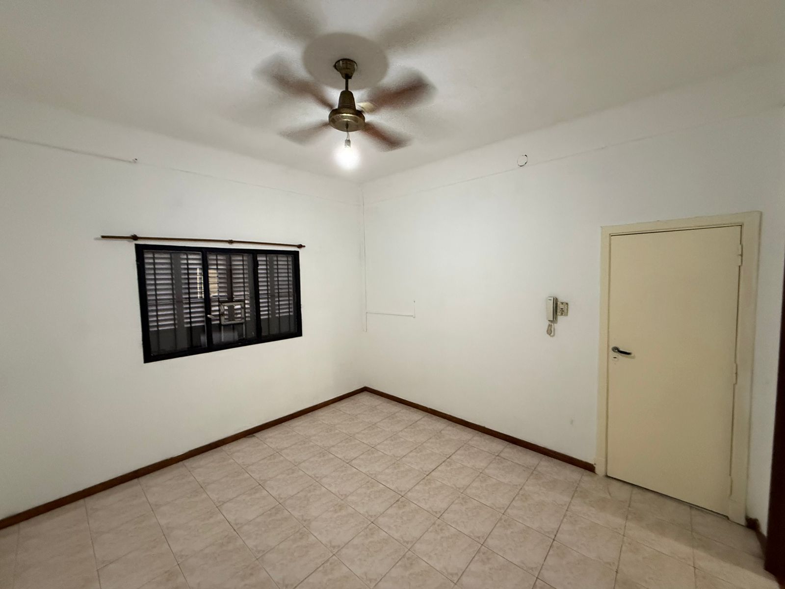 aparopropiedades - Departamento de 2 ambientes en planta baja en Quilmes 