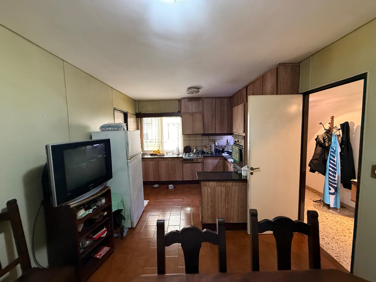 aparopropiedades - Departamento de 4 ambientes con cochera en Quilmes centro 