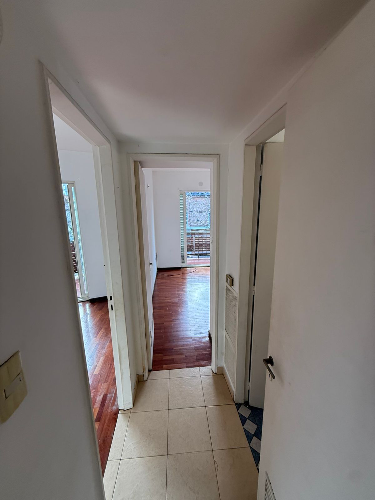 aparopropiedades - Departamento en planta alta en Bernal centro