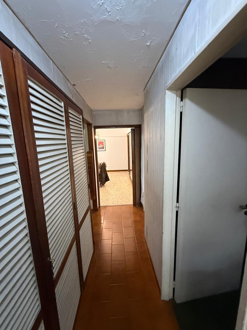 aparopropiedades - Departamento de 4 ambientes con cochera en Quilmes centro 