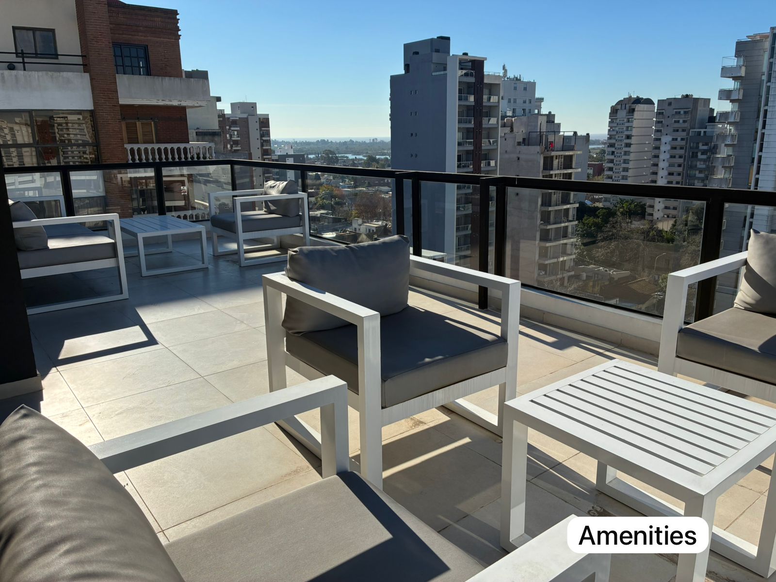 aparopropiedades - Monoambiente de categoria en Alquiler