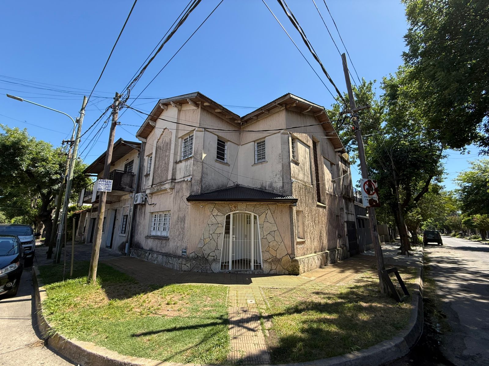 aparopropiedades - Casa en zona Residencial de Quilmes 
