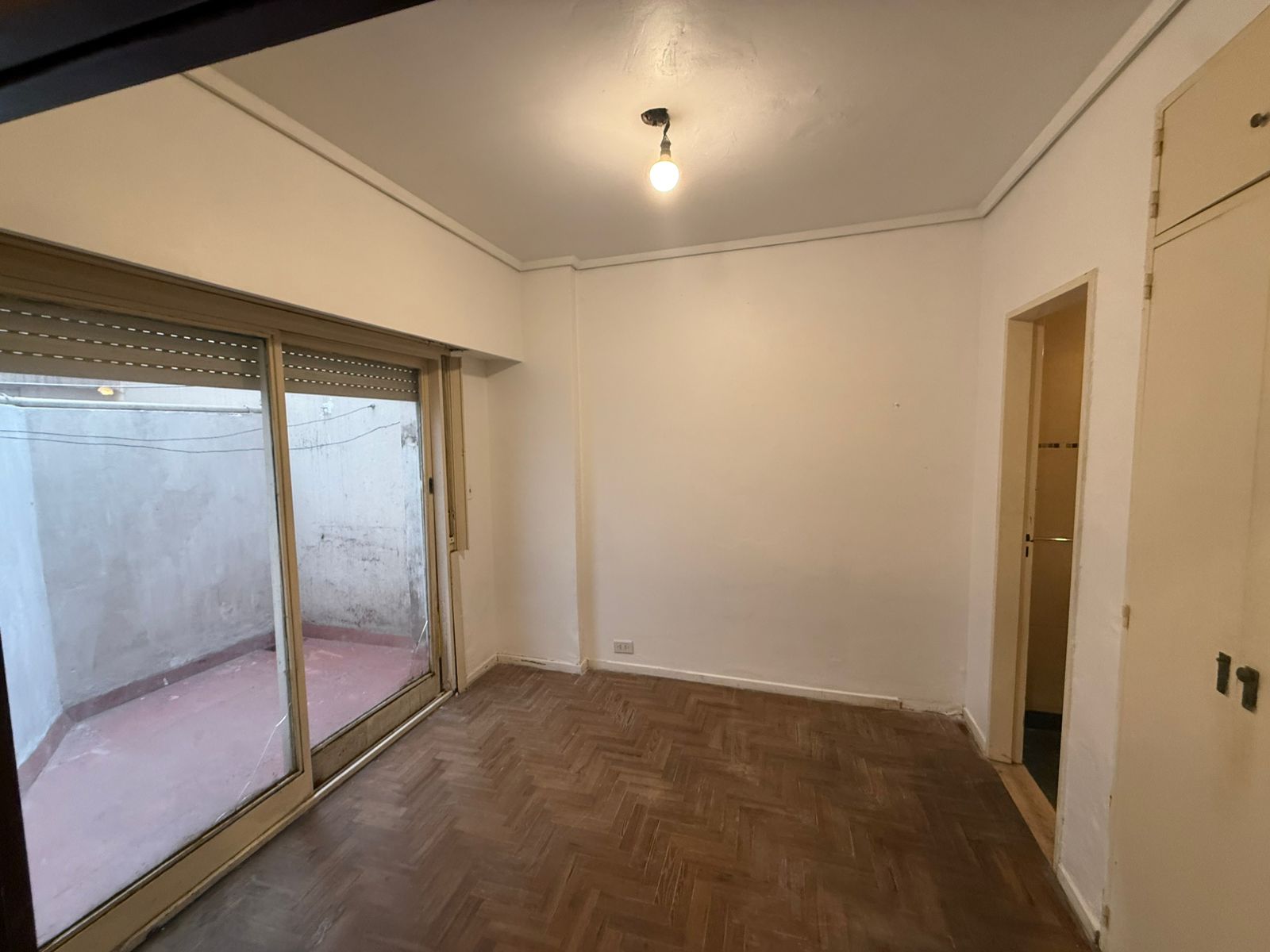 aparopropiedades - Monoambiente a la venta sobre Rivadavia
