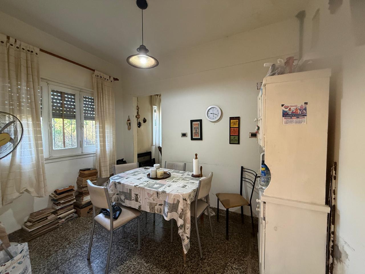 aparopropiedades - Casa en Quilmes Oeste a la venta