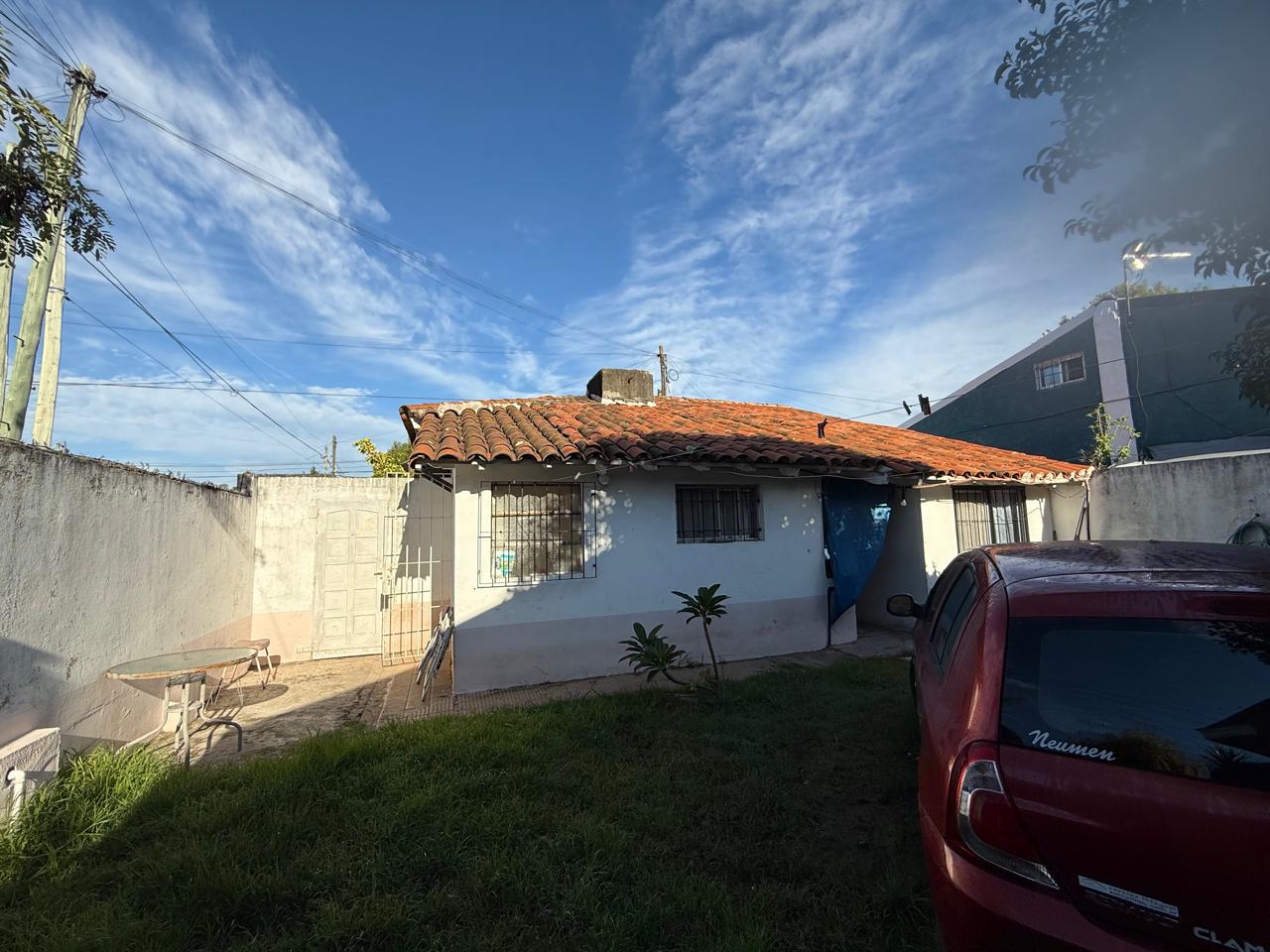 aparopropiedades - Casa en Quilmes Oeste a la venta