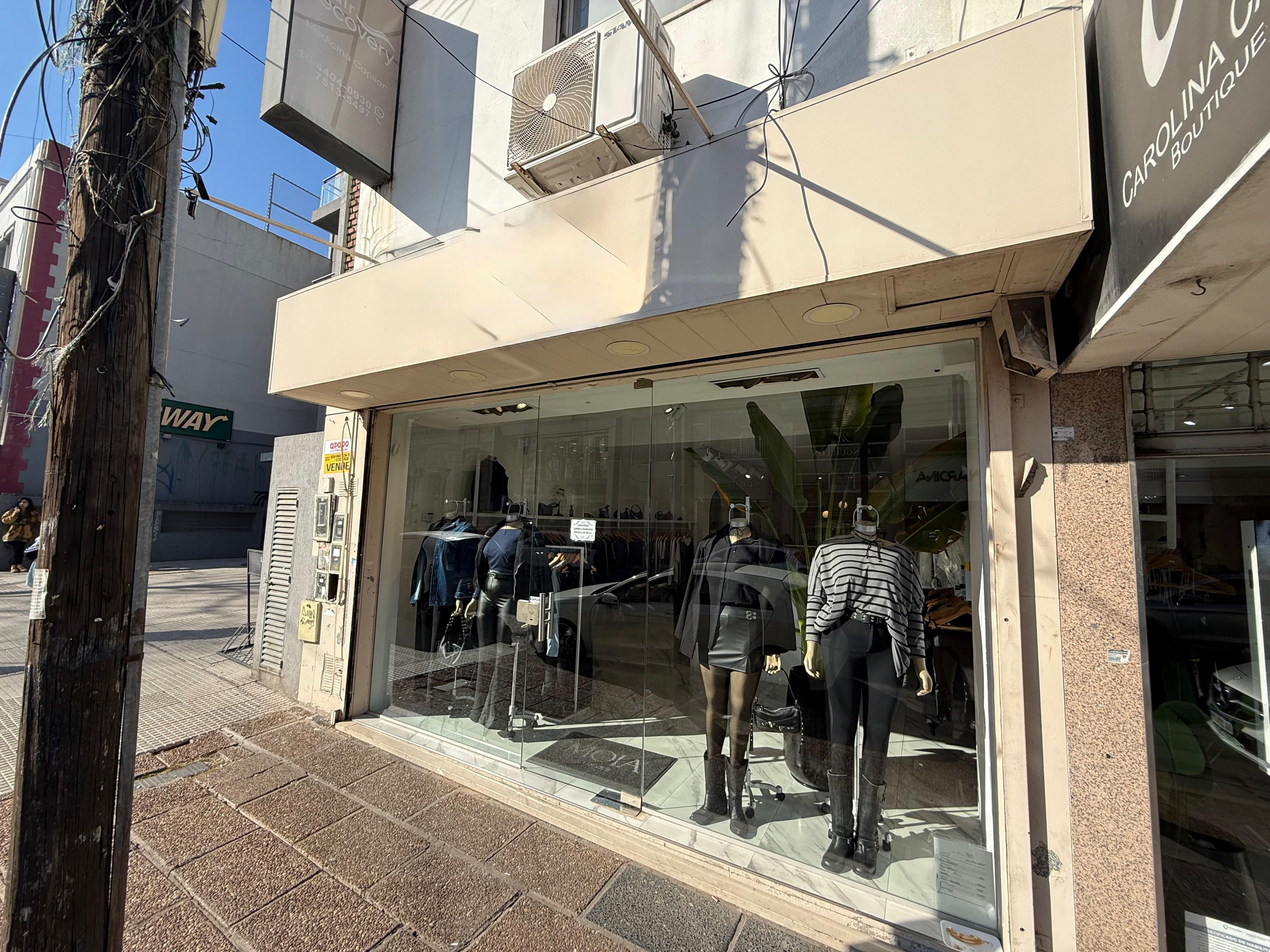 aparopropiedades - Local comercial sobre la calle Videla