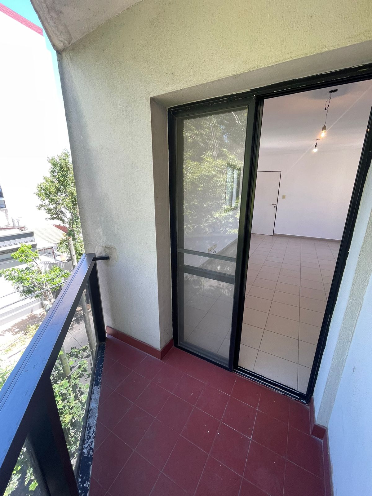 aparopropiedades - Departamento de 3 ambientes en Bernal centro