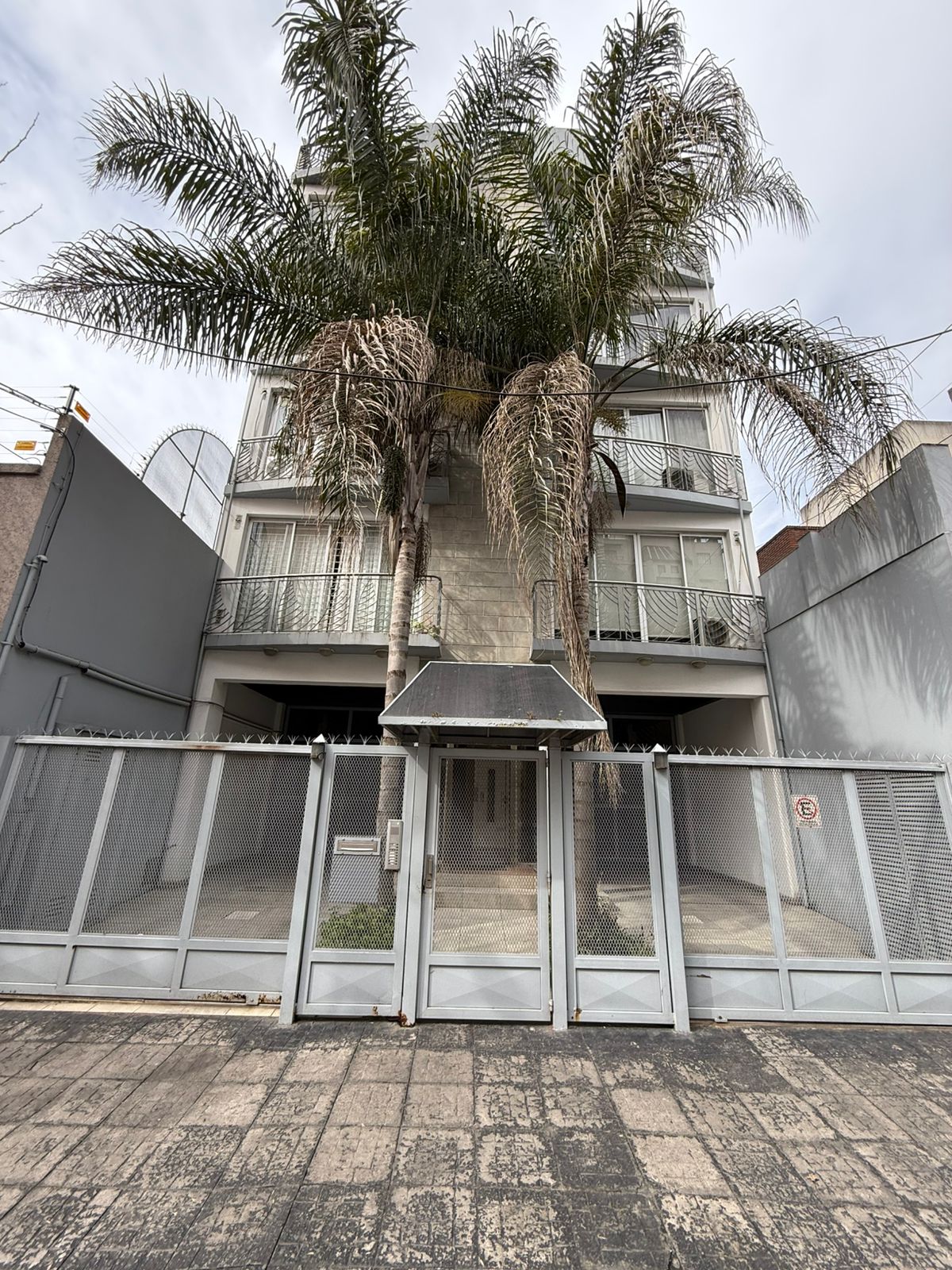 aparopropiedades - Departamento de 2 ambientes con cochera en Quilmes 