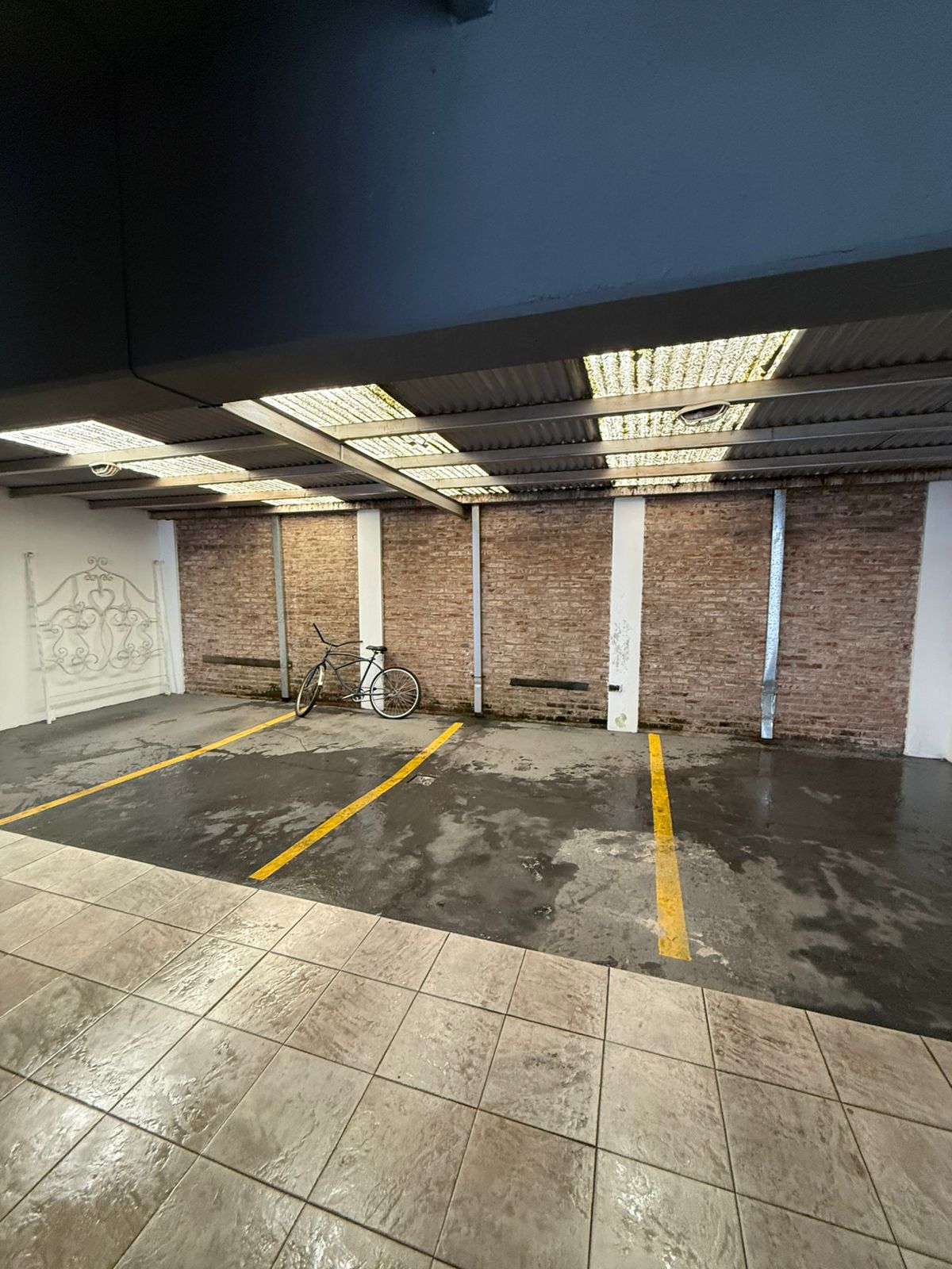 aparopropiedades - Departamento de 2 ambientes con cochera en Quilmes 