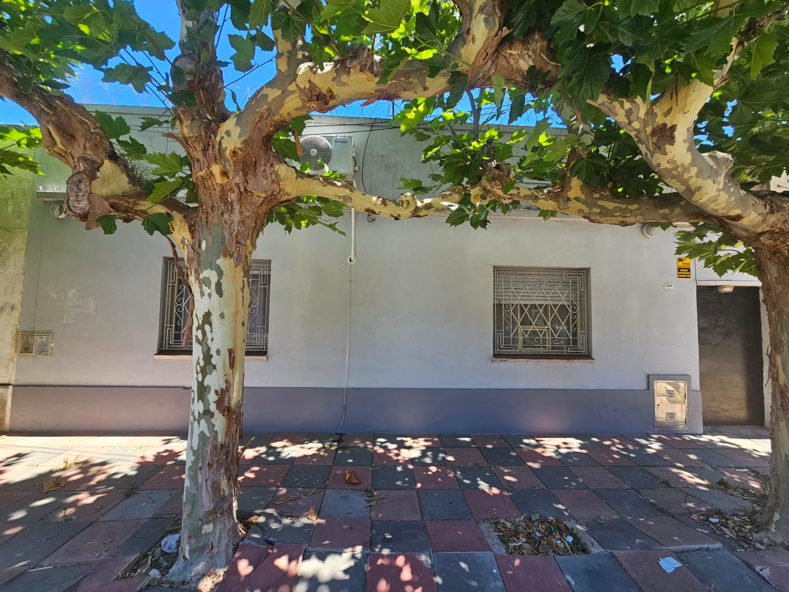 aparopropiedades - Casa en Quilmes Este a la venta