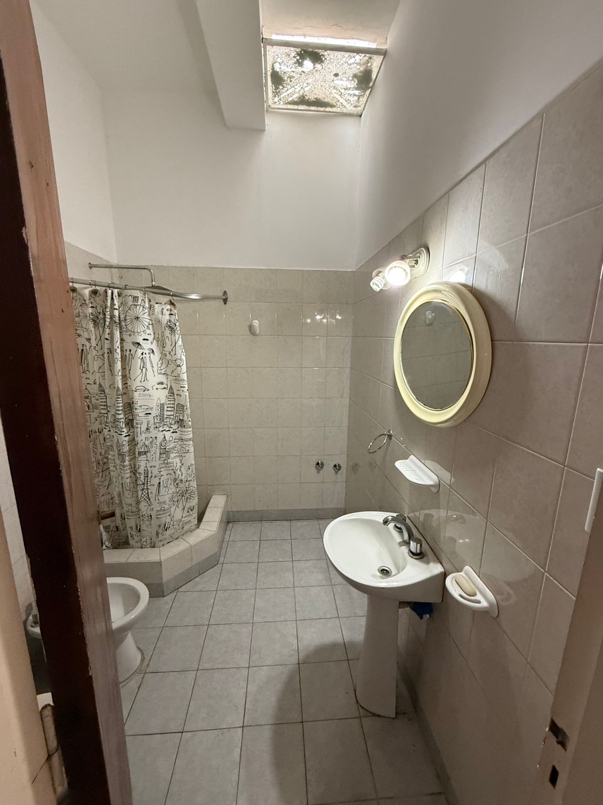 aparopropiedades - Casa para uso profesional en Alquiler 