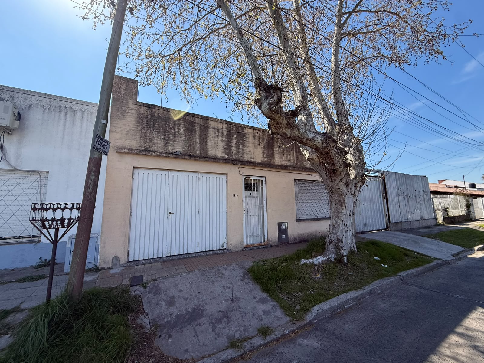aparopropiedades - Casa en Quilmes Este en alquiler