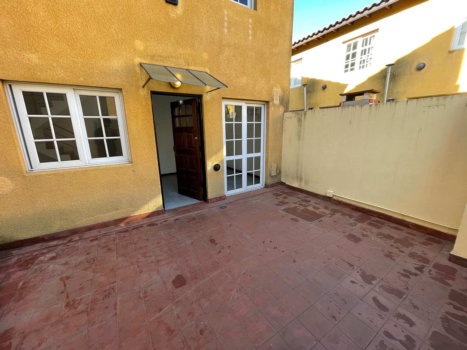 aparopropiedades - Departamento de 3 ambientes en Bernal Oeste