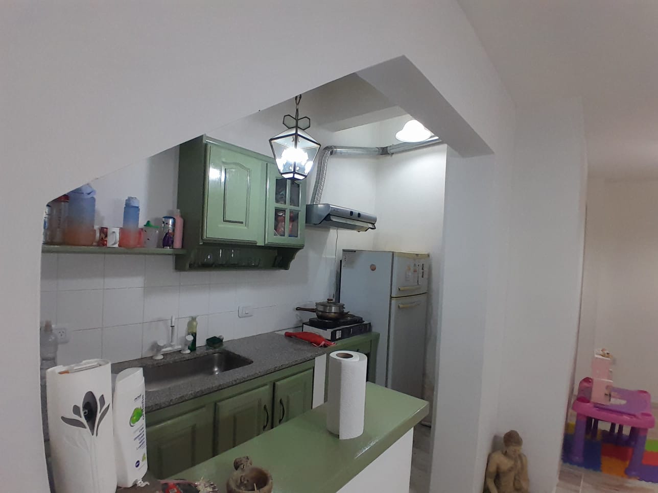 aparopropiedades - Departamento sobre Rivadavia en Alquiler