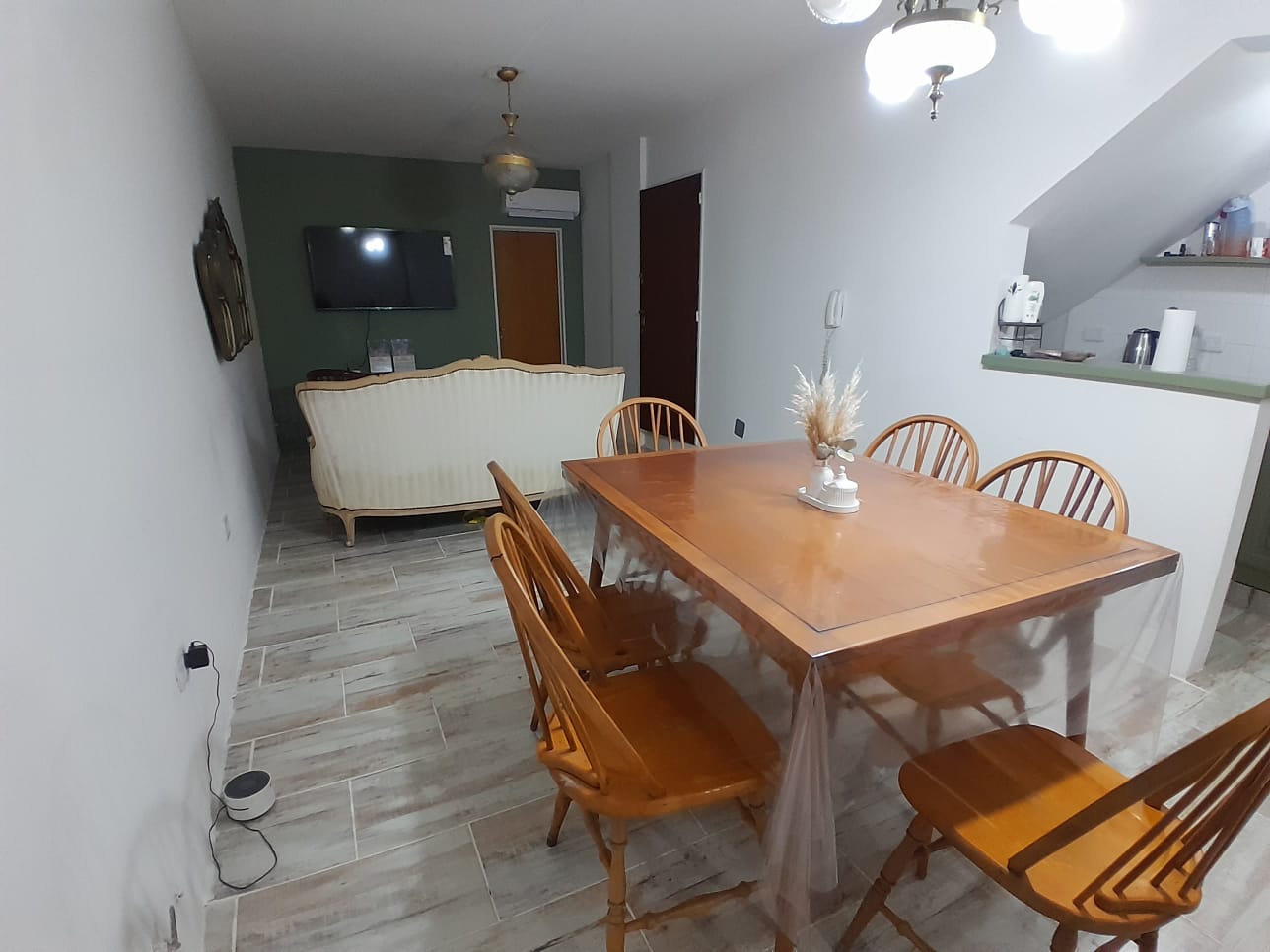aparopropiedades - Departamento de 2 ambientes sobre la Peatonal Rivadavia