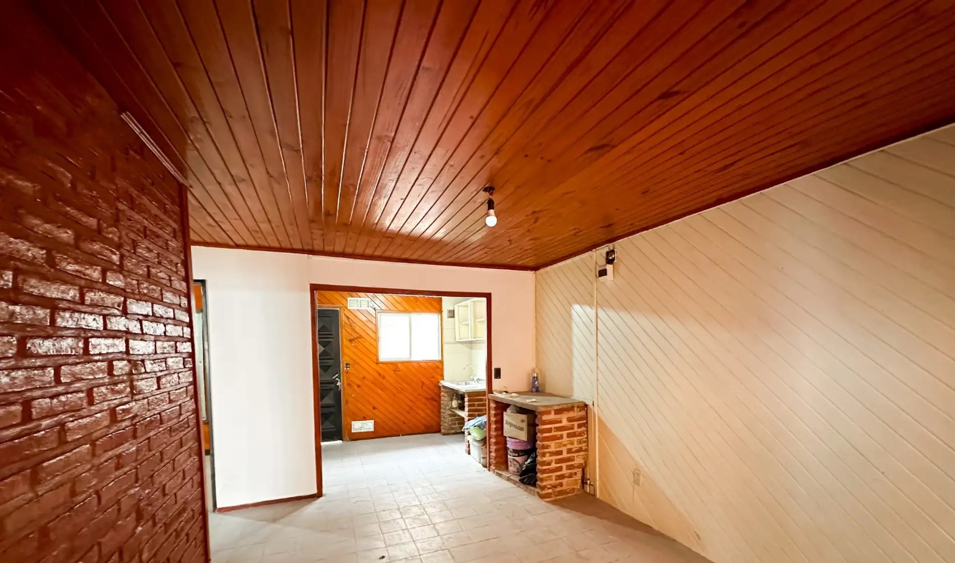 aparopropiedades - Departamento de 3 ambientes con patio en Ezpeleta