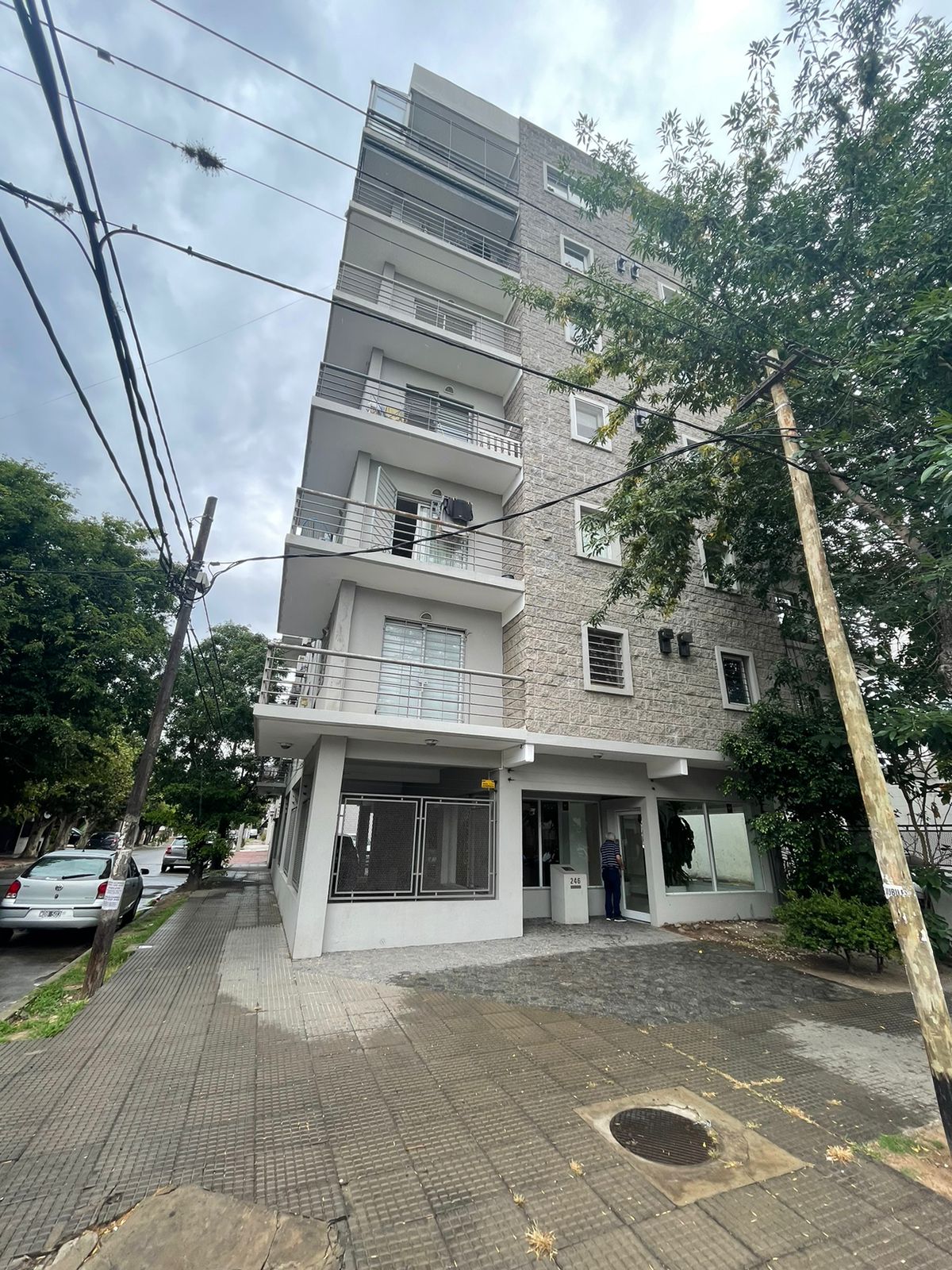 aparopropiedades - Departamento de 2 ambientes con cochera en Quilmes centro