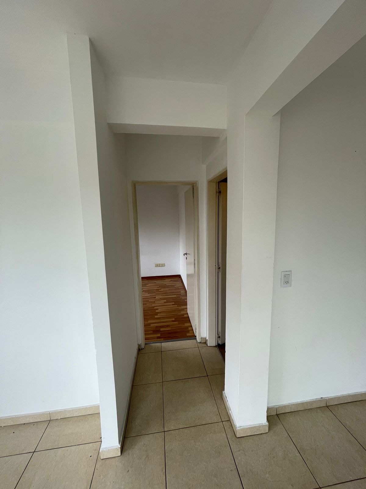 aparopropiedades - Departamento de 2 ambientes con cochera en Quilmes centro