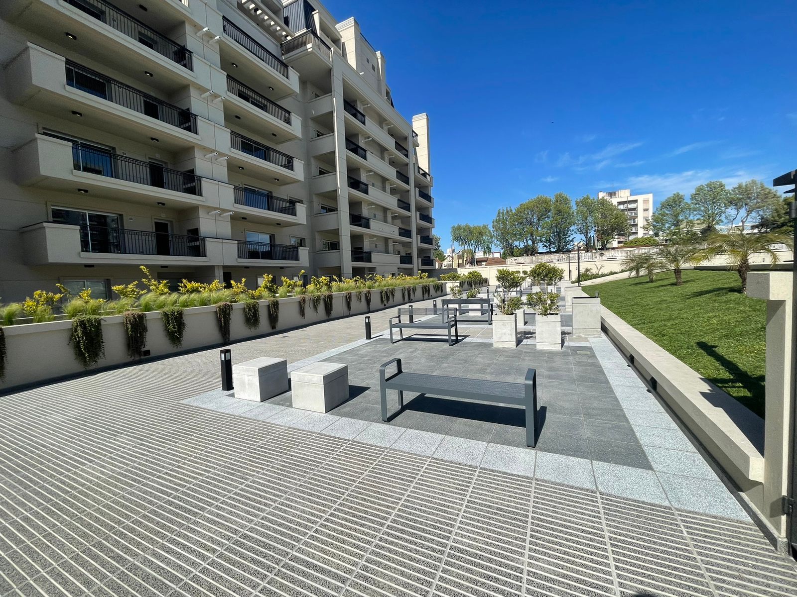 aparopropiedades - Departamento de 2 ambientes con cochera en Klover Plaza