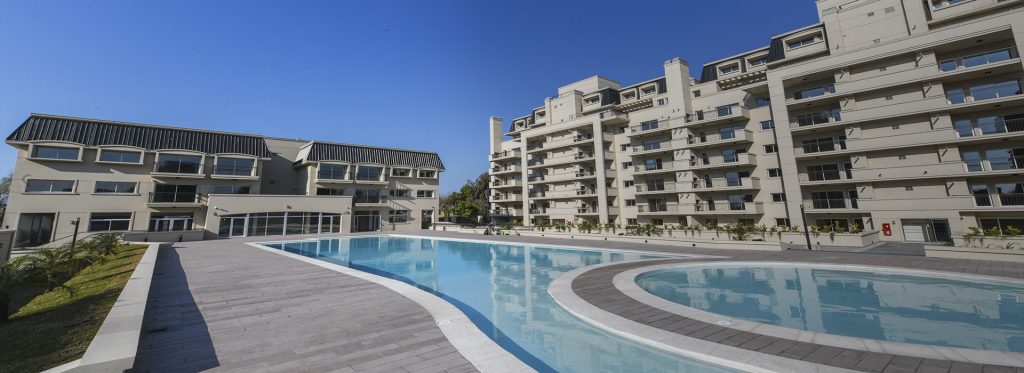 aparopropiedades - Departamento de 2 ambientes con cochera en Klover Plaza