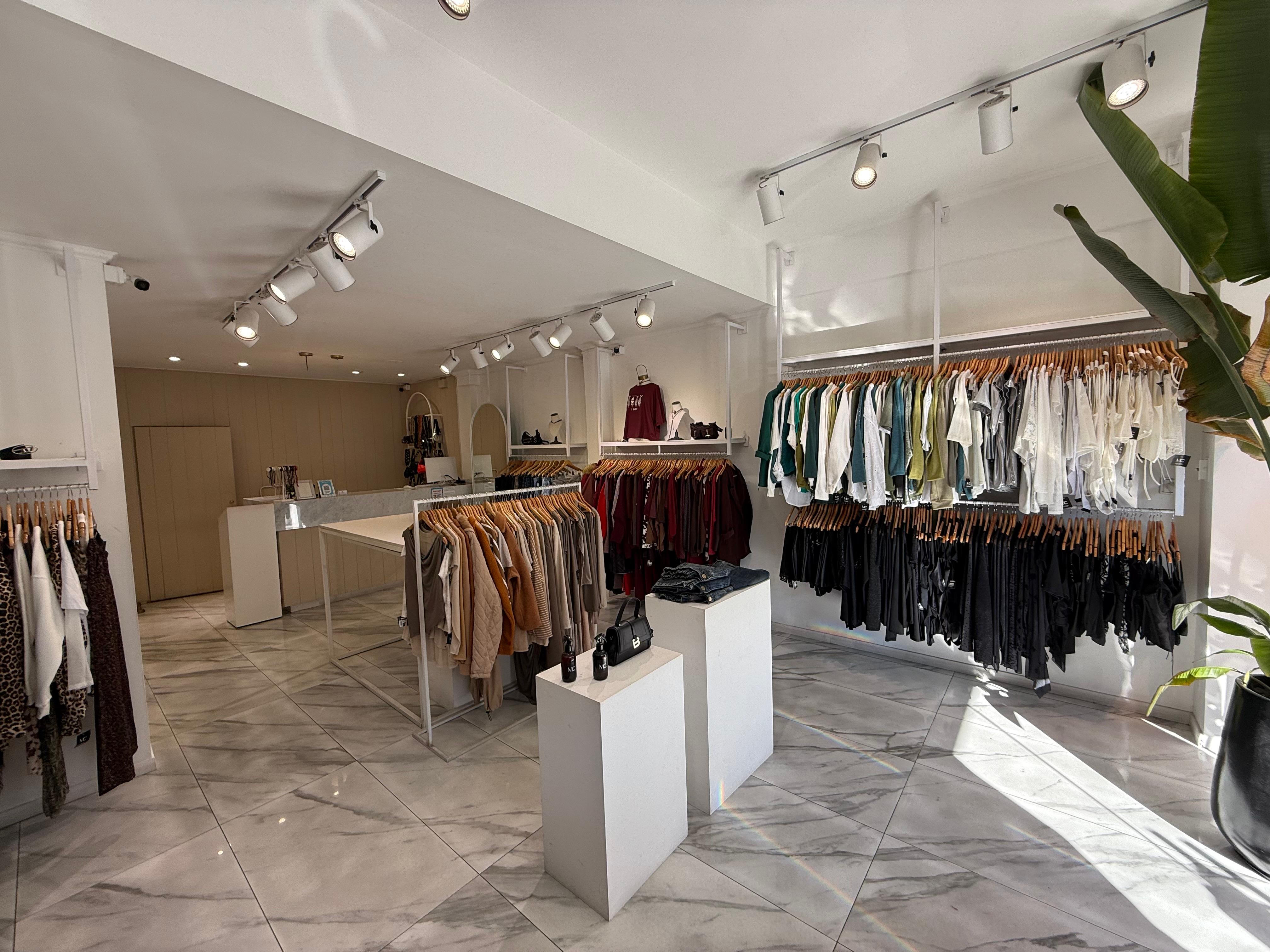 aparopropiedades - Local comercial sobre la calle Videla en Alquiler