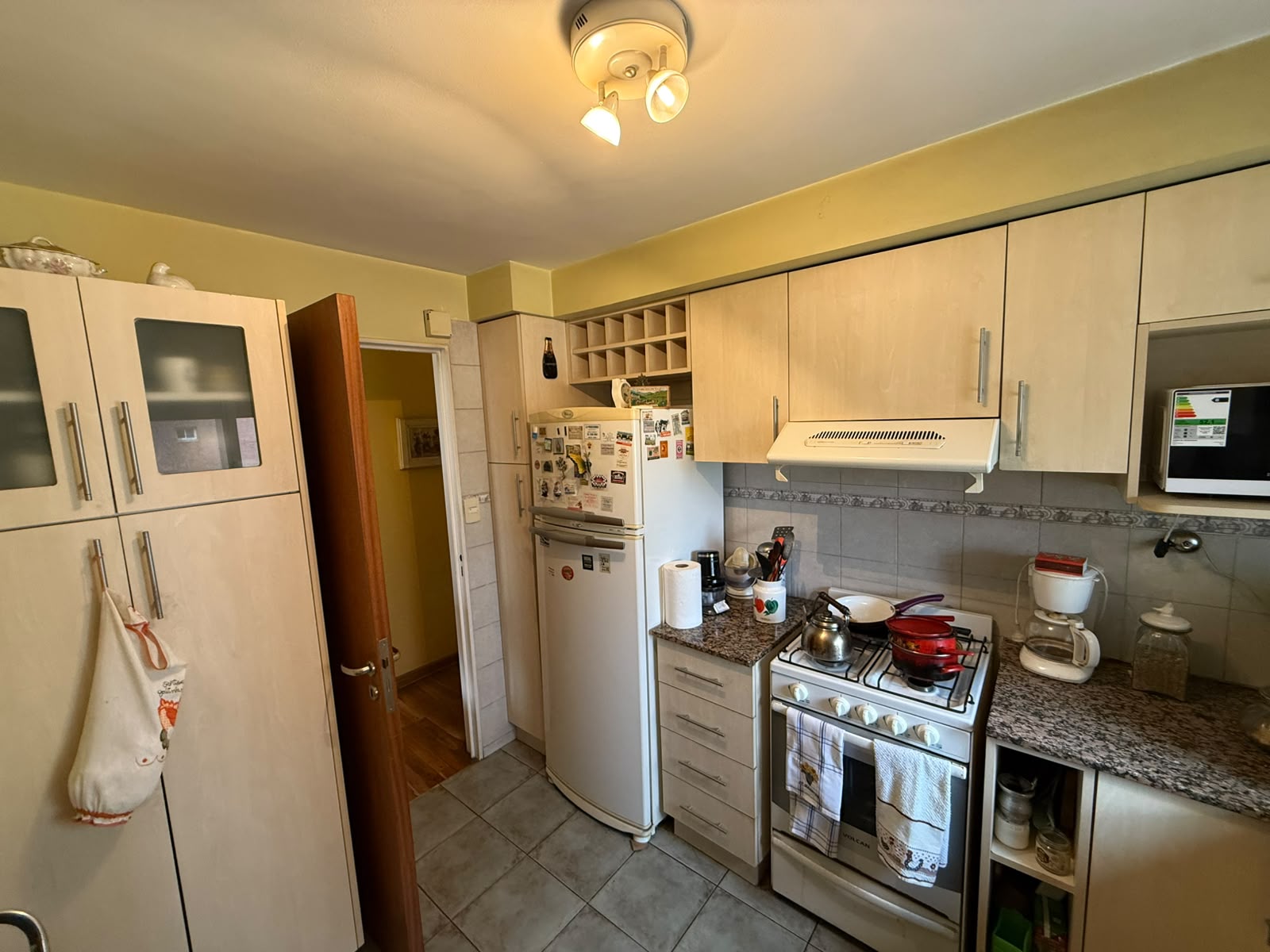 aparopropiedades - Departamento de 3 ambientes con cochera en las Torres de Brown 