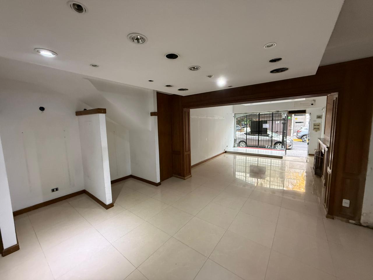 aparopropiedades - Local comercial en pleno centro de Quilmes 