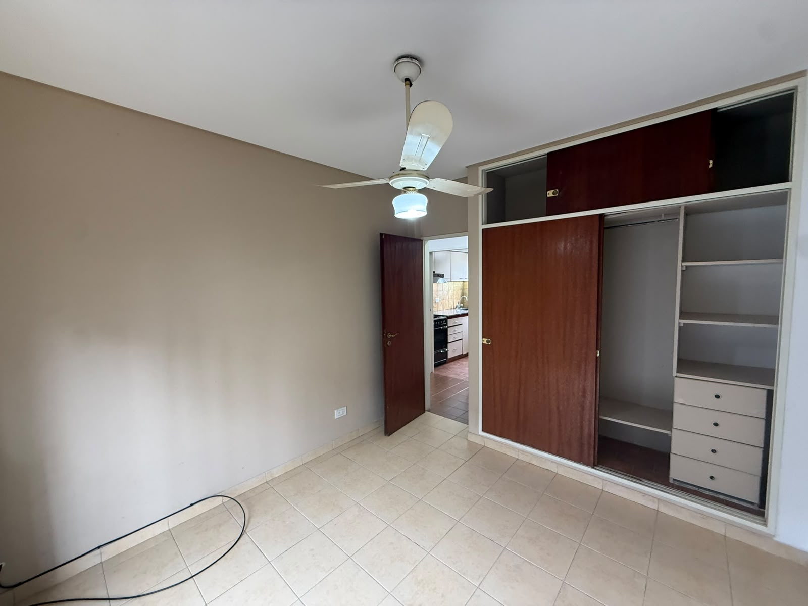 aparopropiedades - Departamento de 2 ambientes con cochera en Quilmes