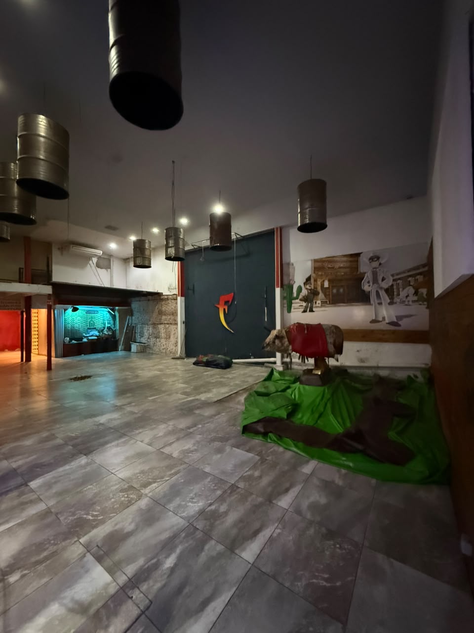 aparopropiedades - Local comercial/Salón en Quilmes centro